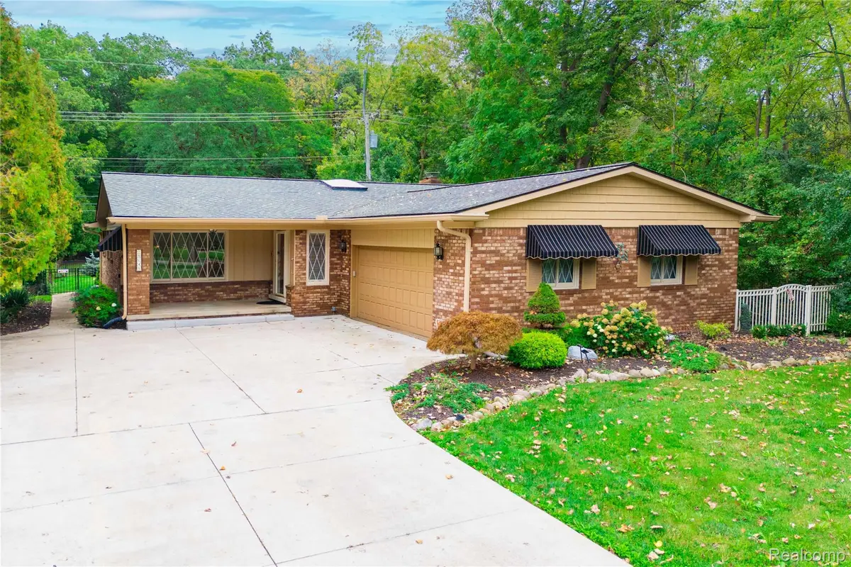 25645 Meridian Road, Grosse Ile, MI 48138 - #1