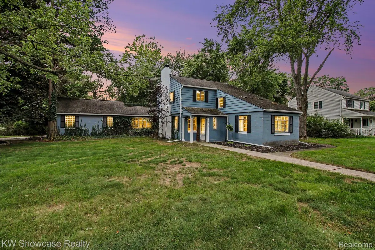 7361 Honeysuckle Road, West Bloomfield, MI 48324 - #1
