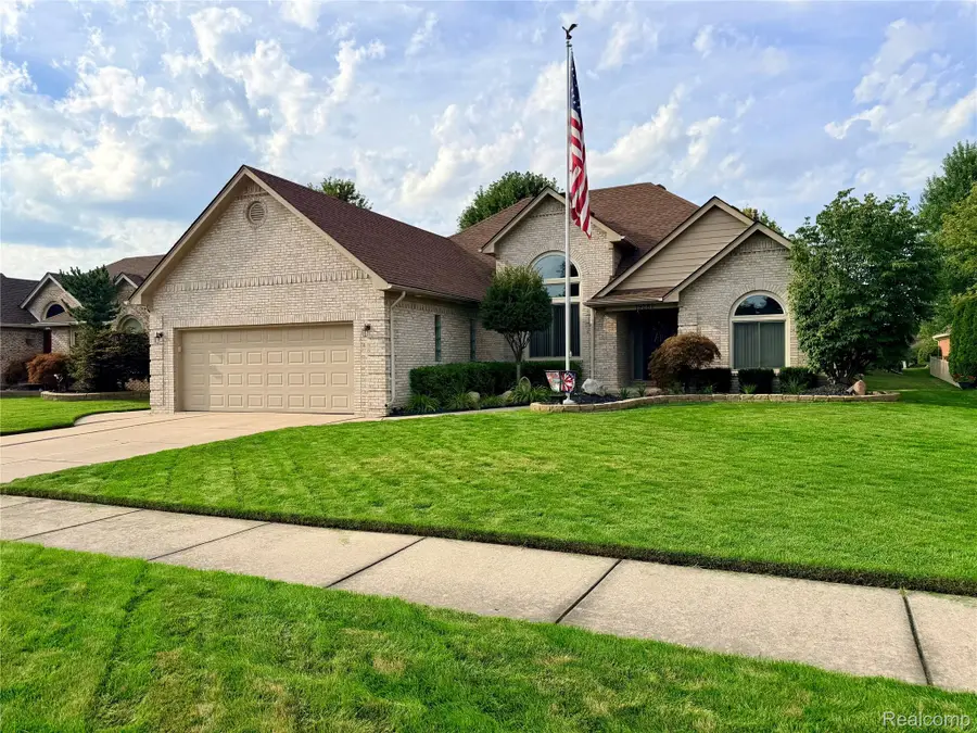 19287 Scenic Harbor Drive, Macomb, MI 48044 - #2