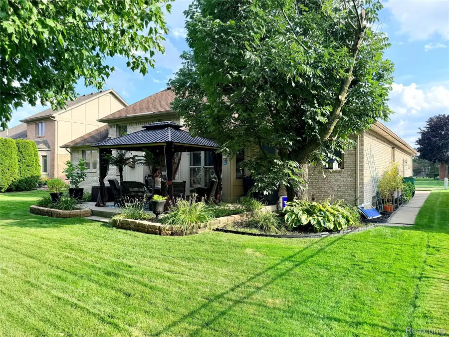 19287 Scenic Harbor Drive, Macomb, MI 48044 - #3
