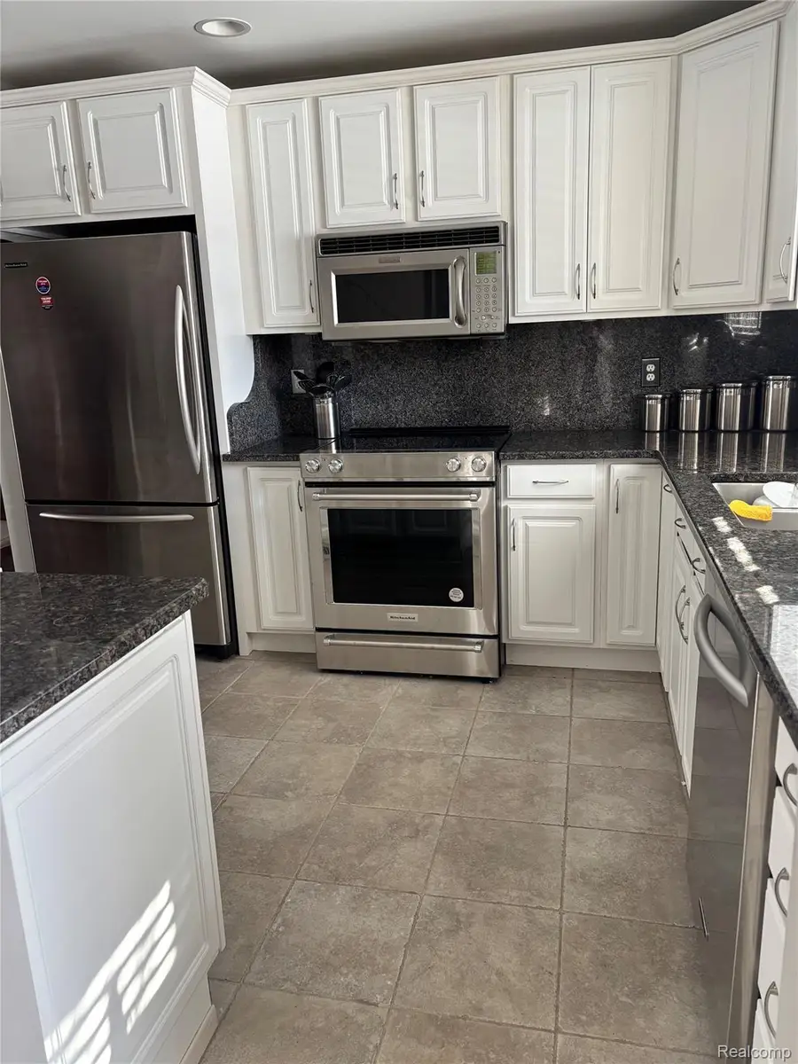 3668 Old Creek Road, Troy, MI 48084 - #3