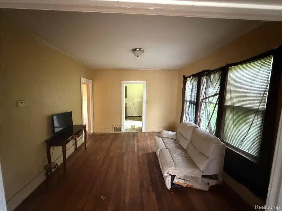 593 Kitchener Street, Detroit, MI 48215 - #3