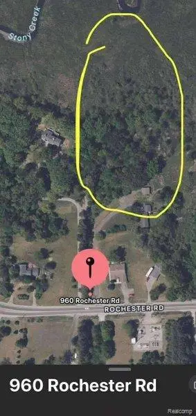 960 Rochester Road, Leonard, MI 48367