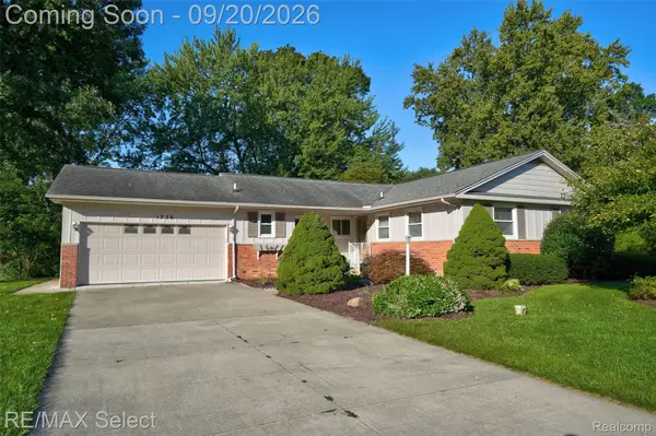 1336 Hidden Oaks Court, Flint, MI 48507