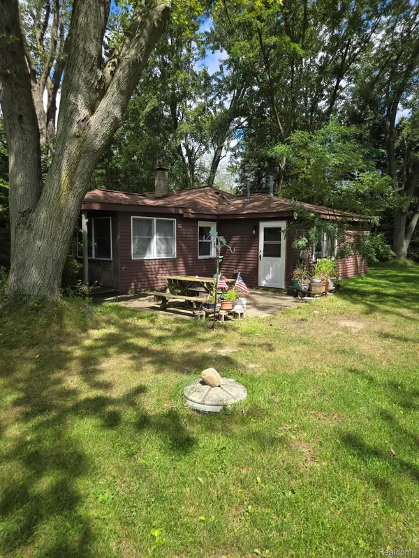 6429 Mabley Hill Road, Fenton, MI 48430