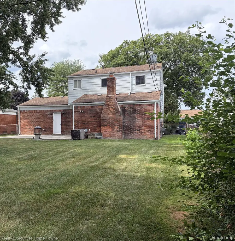 31648 Edgeworth Drive, Madison Heights, MI 48071 - #2