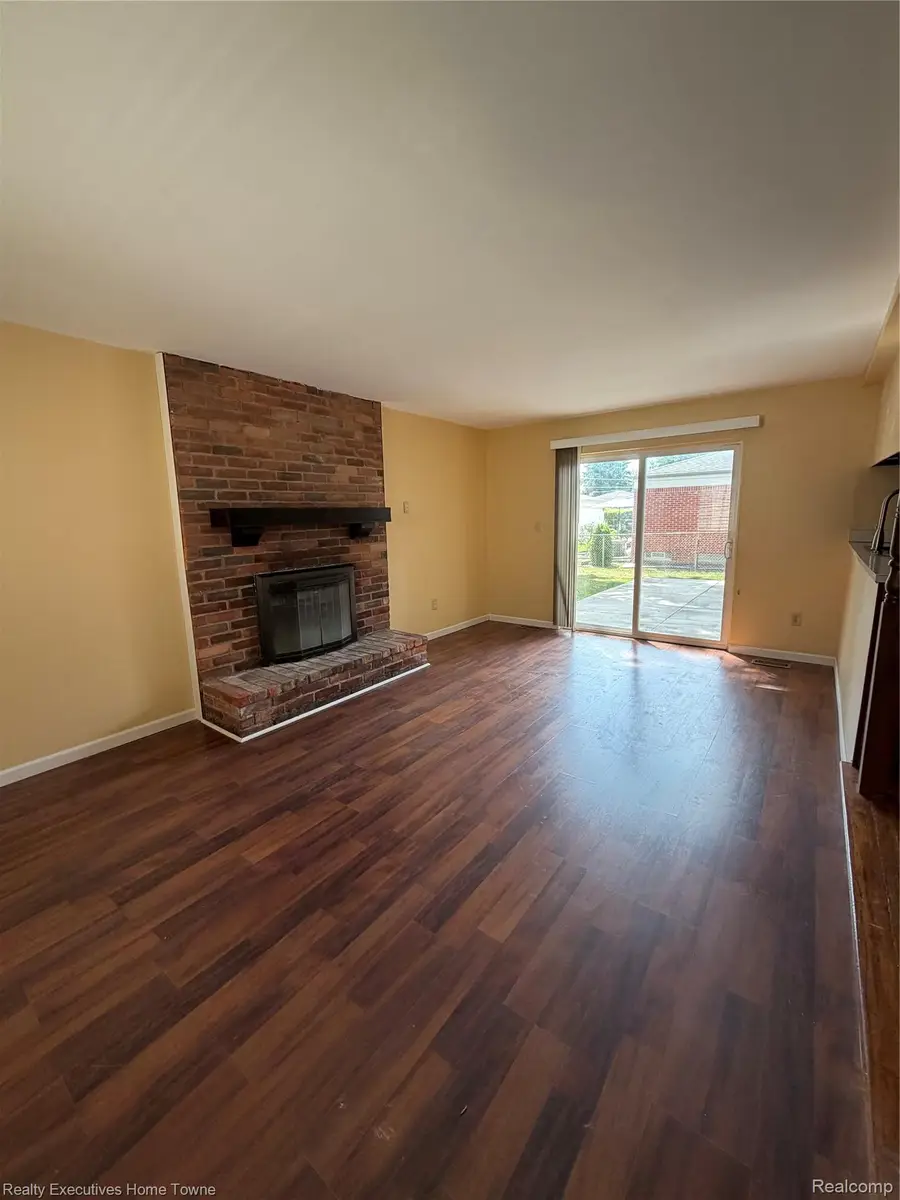 31648 Edgeworth Drive, Madison Heights, MI 48071 - #3