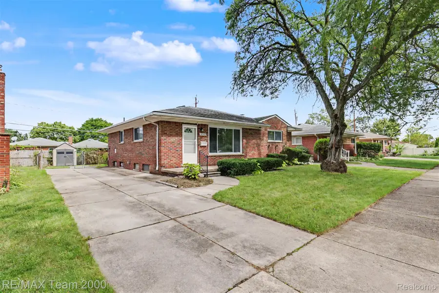 26366 Ann Arbor Trail, Dearborn Heights, MI 48127 - #2