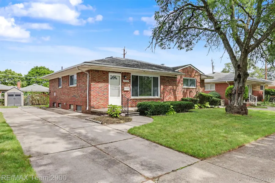 26366 Ann Arbor Trail, Dearborn Heights, MI 48127 - #3