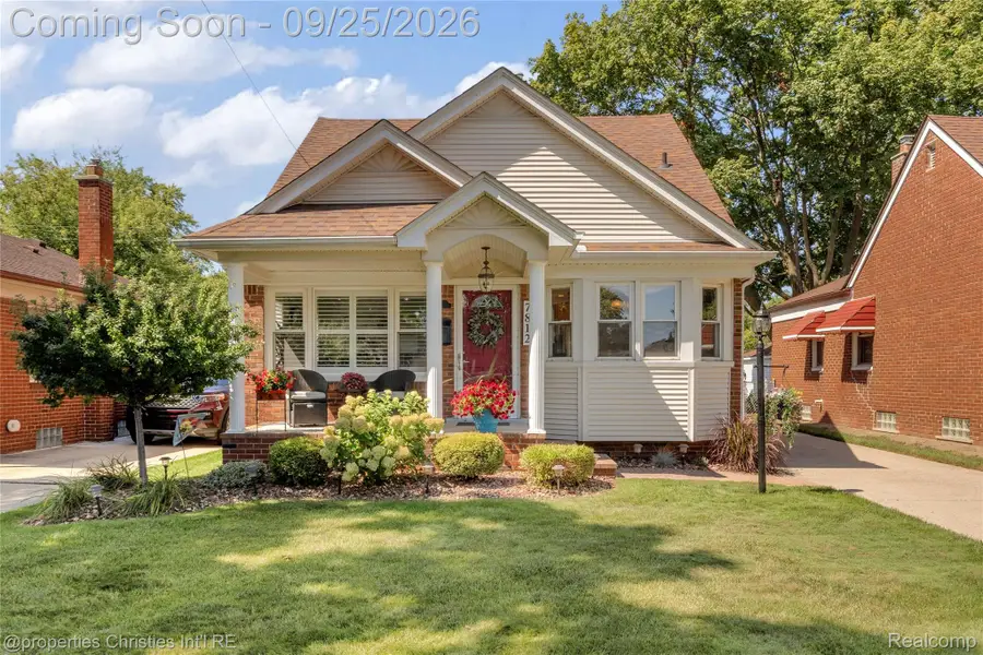 7812 Robinson Avenue, Allen Park, MI 48101 - #2
