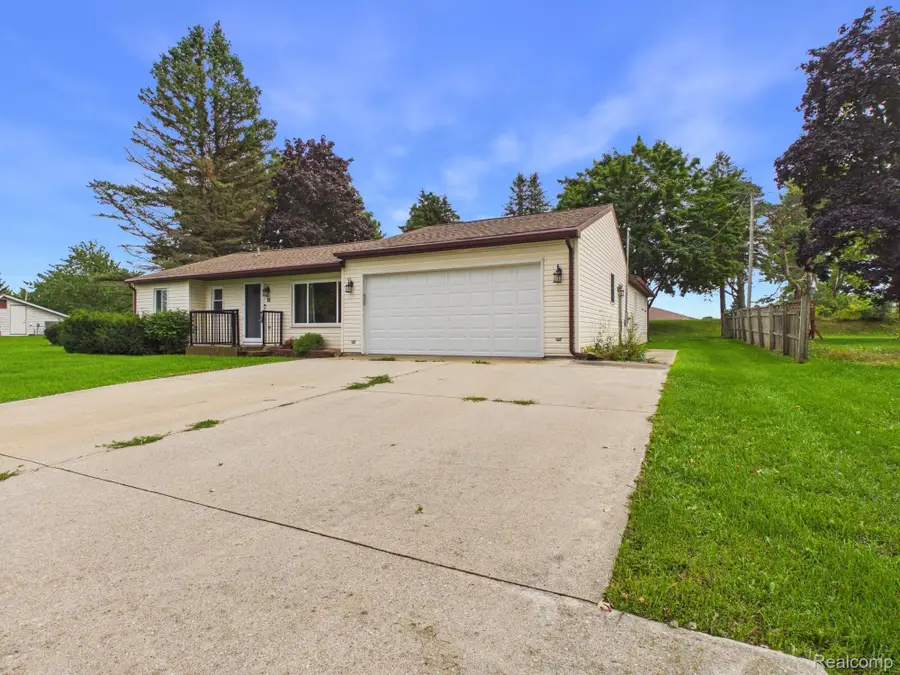 33 Davis Lake Road, Lapeer, MI 48446 - #3