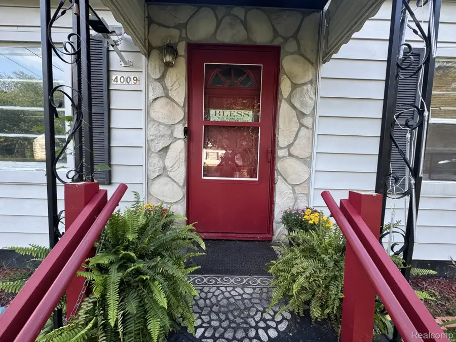 4009 Lawndale Avenue, Flint, MI 48504 - #2