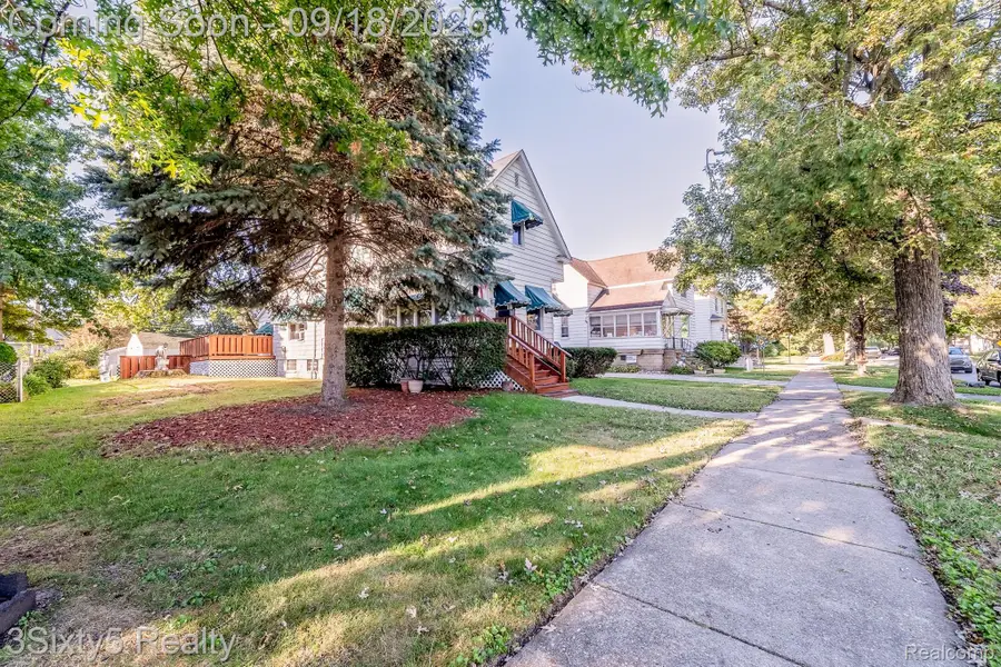 447 Walnut Street, Wyandotte, MI 48192 - #3