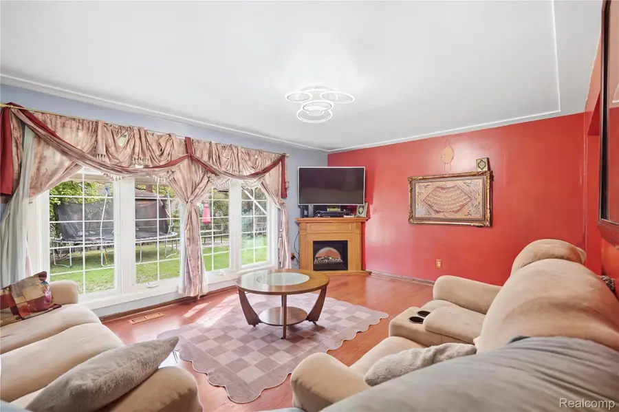 29103 Barkley Street, Livonia, MI 48154 - #2