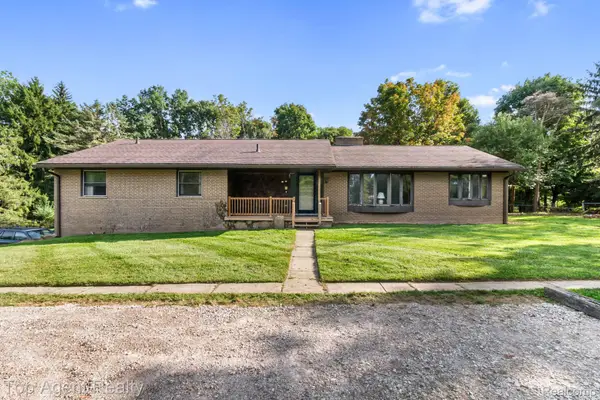 8269 Currie Road, Northville, MI 48168