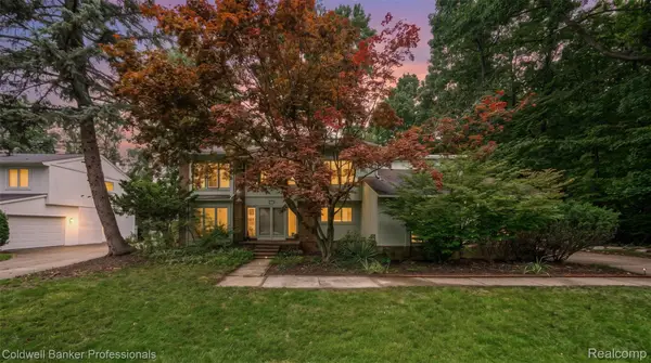 7500 Watford Drive, WestBloomfield, MI 48322