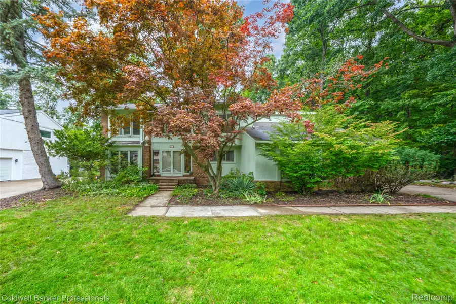 7500 Watford Drive, West Bloomfield, MI 48322 - #2