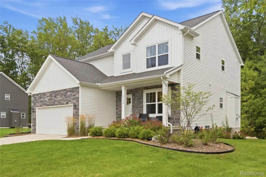 6190 Woodridge Lane, Grand Blanc, MI 48439 - #2