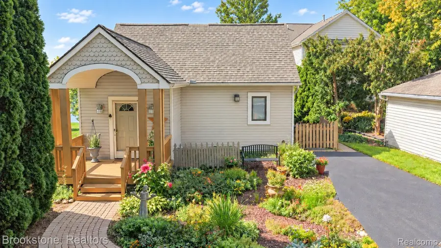 9701 Norman Road, Clarkston, MI 48348 - #3
