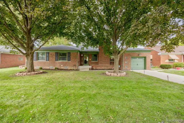 21819 Edgewood Street, StClairShores, MI 48080