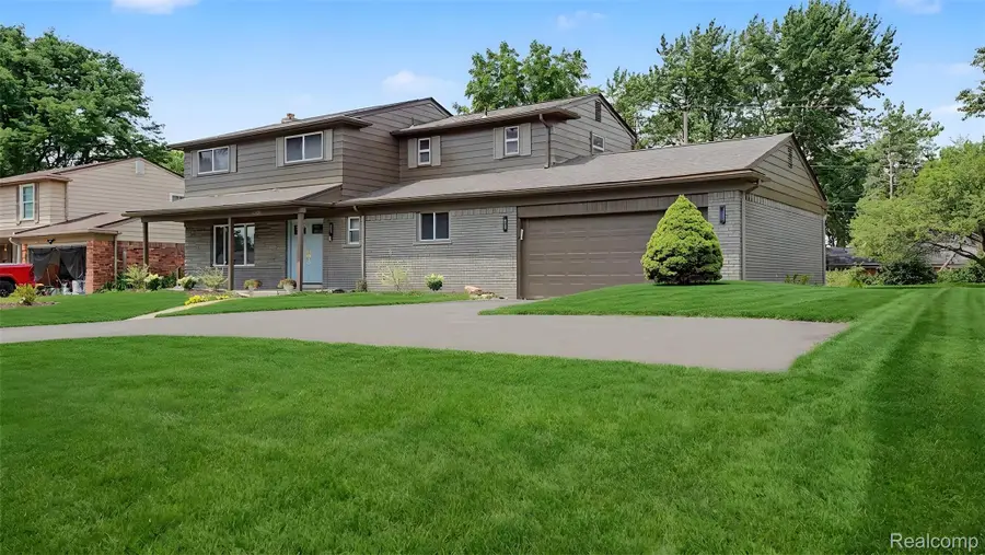 6780 Lee Crest Drive, West Bloomfield, MI 48322 - #2