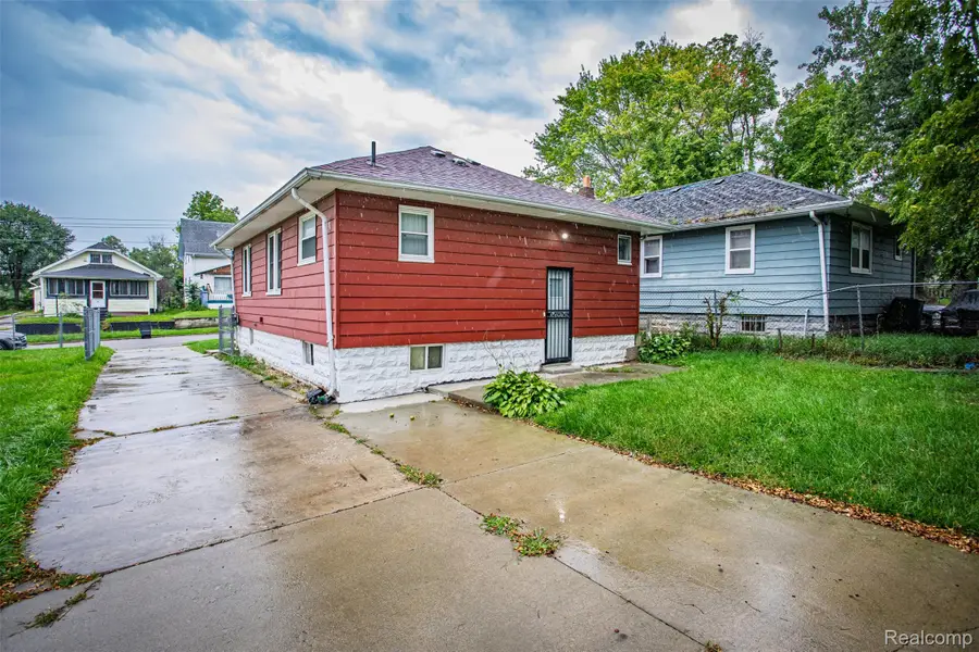 425 E Jamieson Street, Flint, MI 48505 - #3