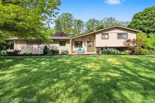 1372 New Life Lane, RochesterHills, MI 48309