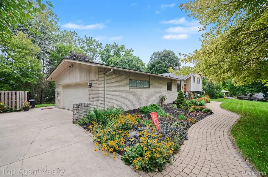 1372 New Life Lane, Rochester Hills, MI 48309 - #2