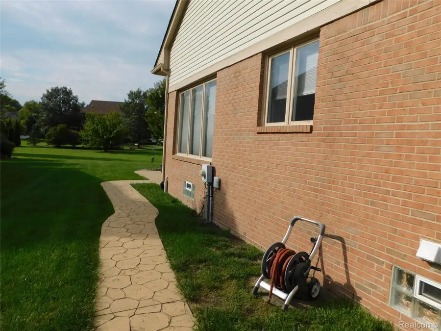 190 Mcdougal Court, Canton, MI 48188 - #3