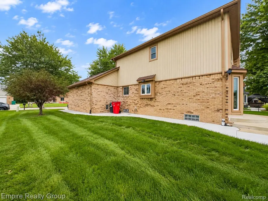 15699 Mountainside Drive, Macomb, MI 48042 - #3