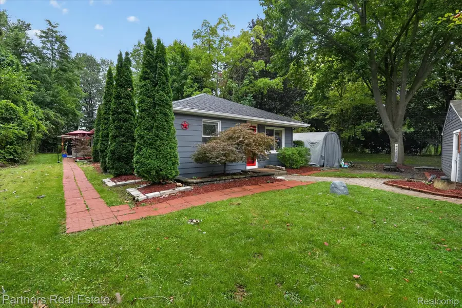 3937 Highcrest Drive, Brighton, MI 48116 - #2