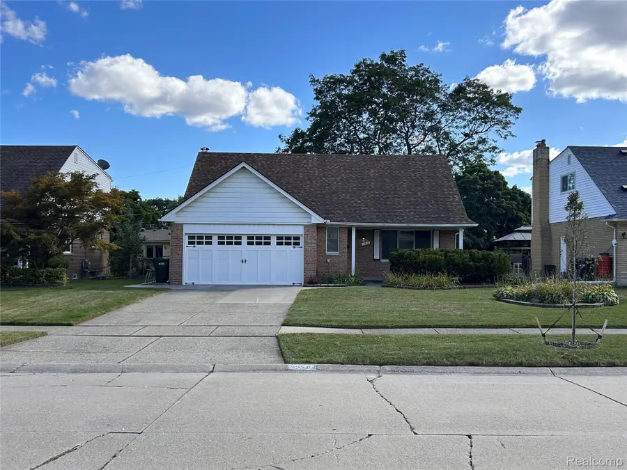 13318 Leech Drive, Sterling Heights, MI 48312 - #2