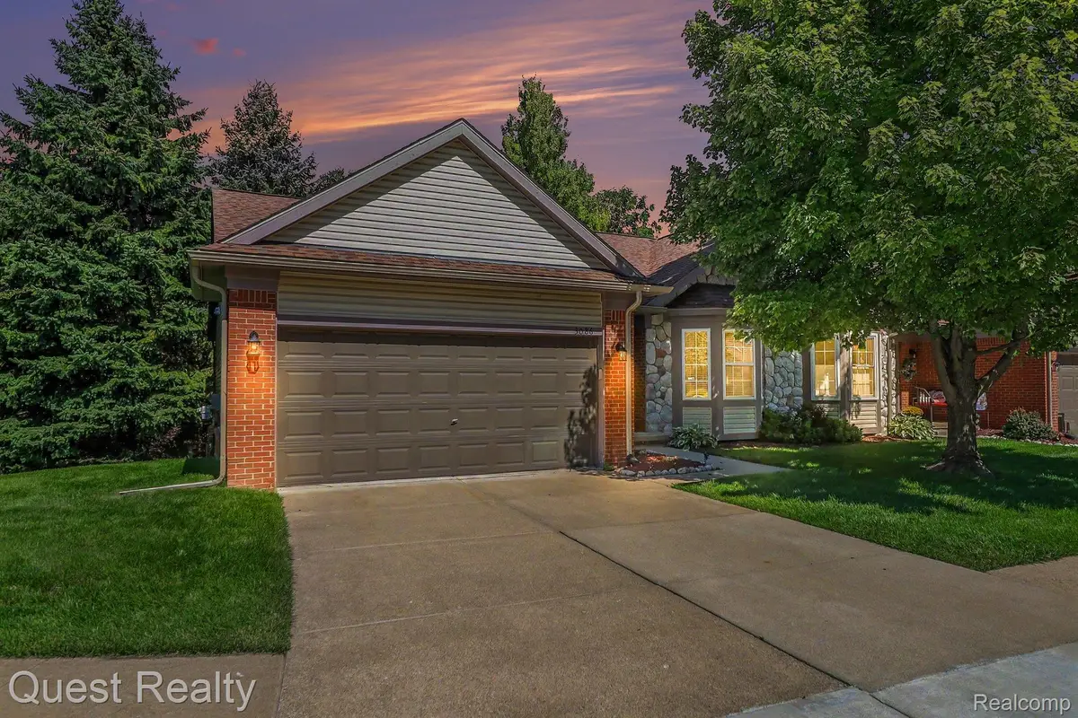 3086 Brookside Drive, Waterford, MI 48328 - #1