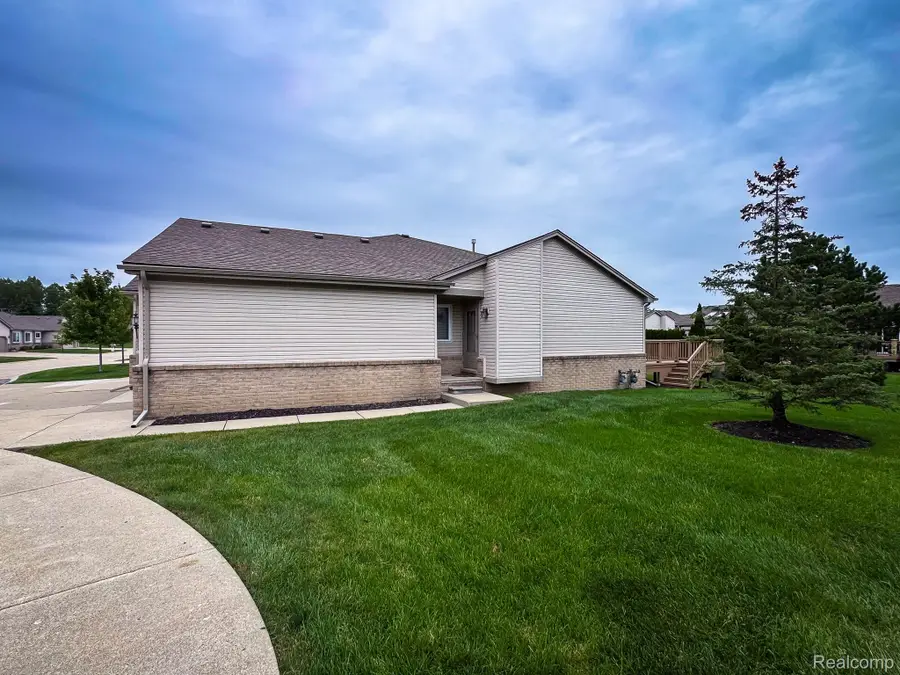 53240 Glen Oak Drive, Chesterfield, MI 48051 - #2