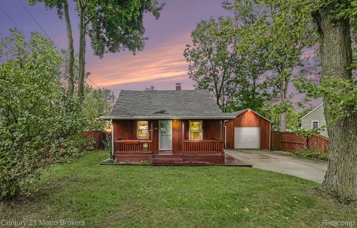 3222 Comer Drive, Flint, MI 48506 - #1