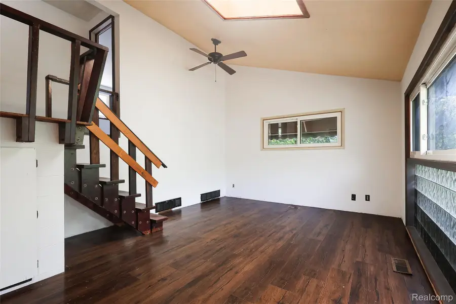 3988 Dill Drive, Waterford, MI 48329 - #3