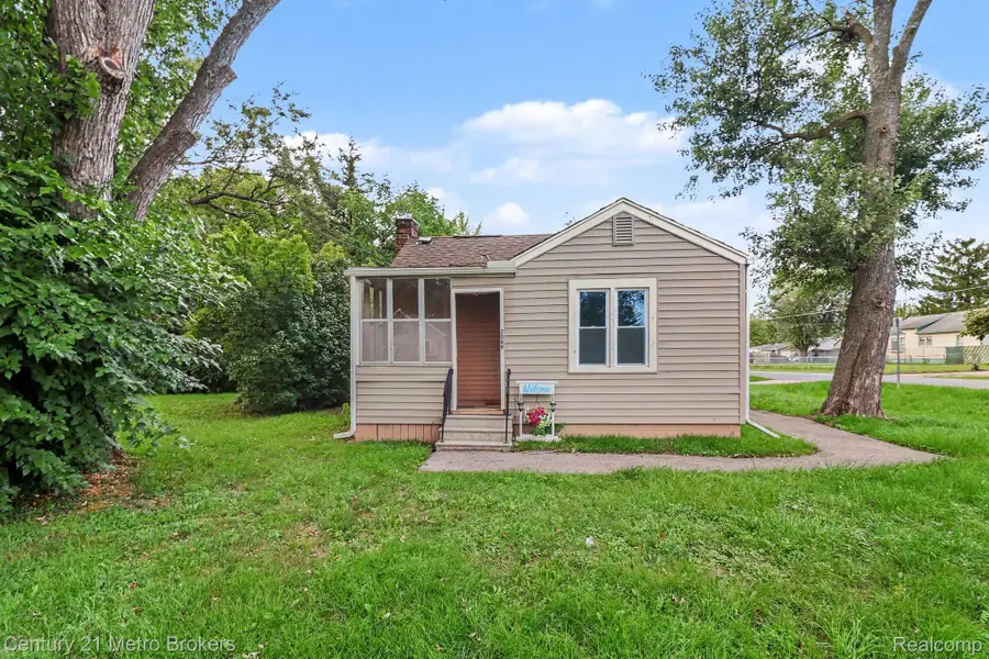 2089 Brady Avenue, Burton, MI 48529 - #2
