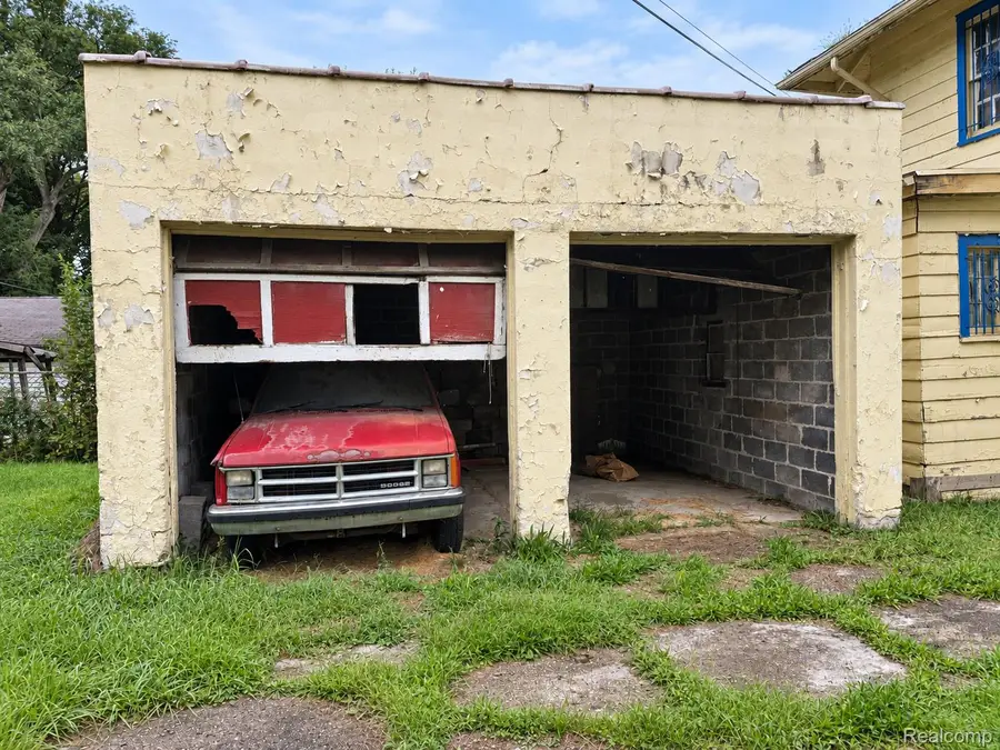 1606 Avenue A, Flint, MI 48503 - #3