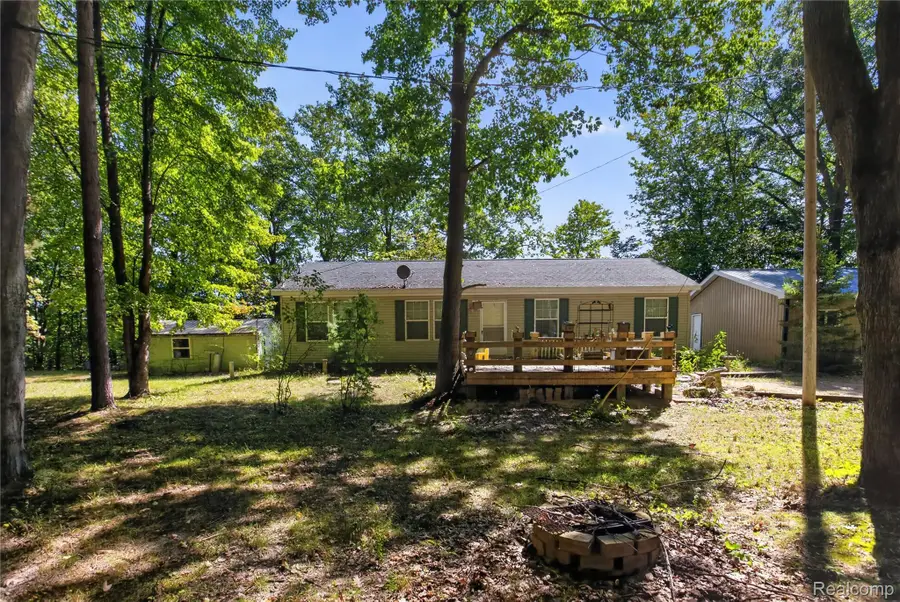 5994 N Lake Sanford Road, Sanford, MI 48657 - #3