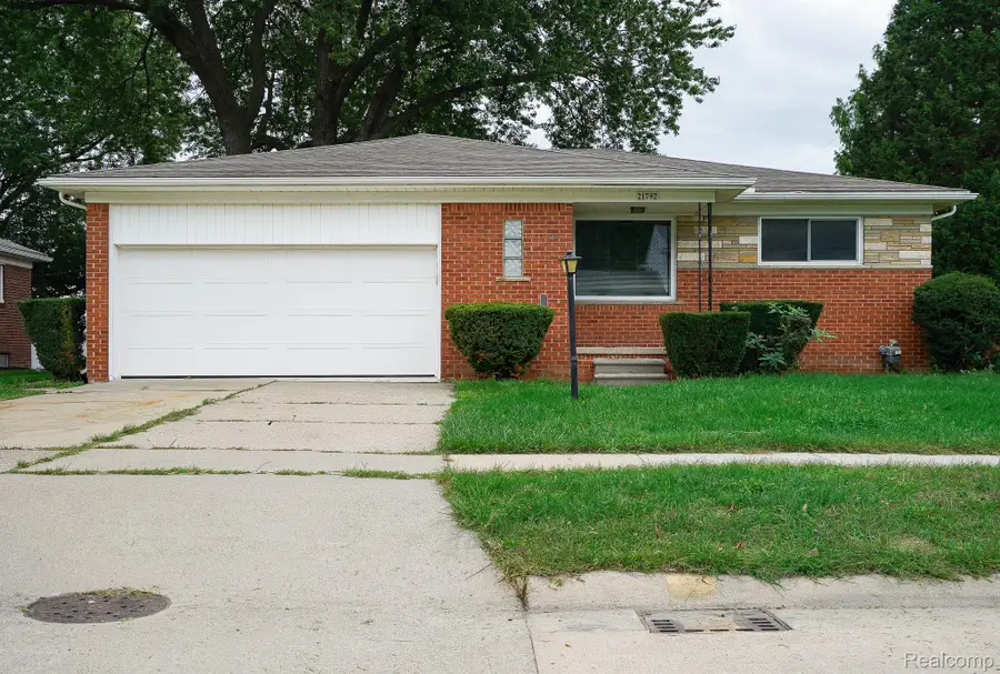 21792 Elmwood Avenue, Eastpointe, MI 48021 - #2