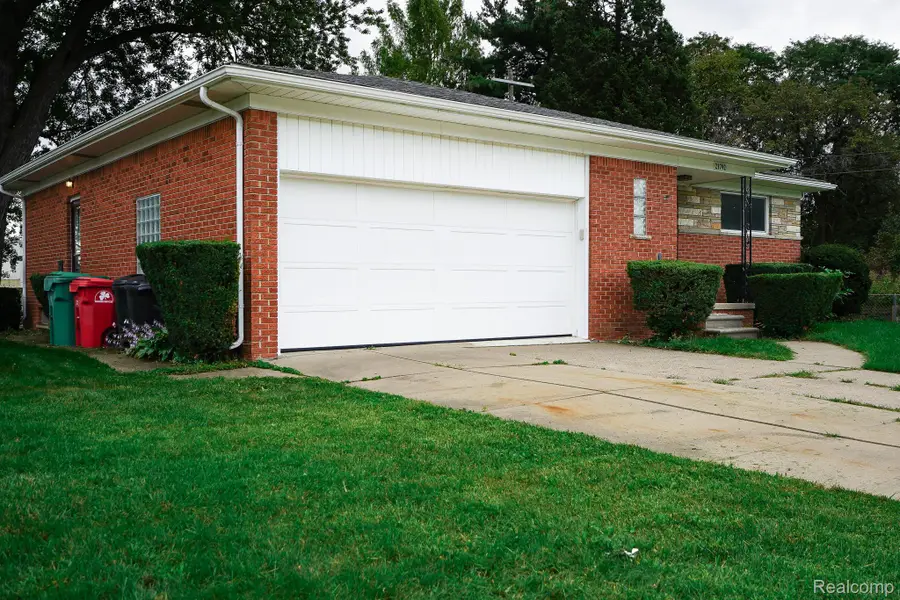 21792 Elmwood Avenue, Eastpointe, MI 48021 - #3