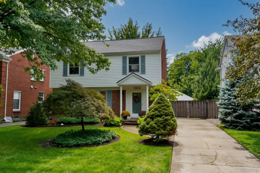 1383 Whittier Road, Grosse Pointe Park, MI 48230 - #2