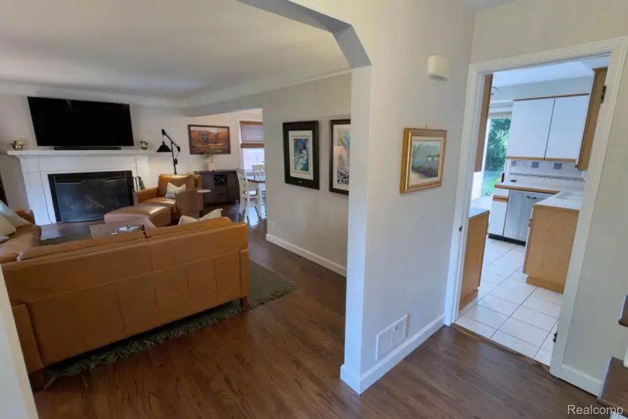 1383 Whittier Road, Grosse Pointe Park, MI 48230 - #3