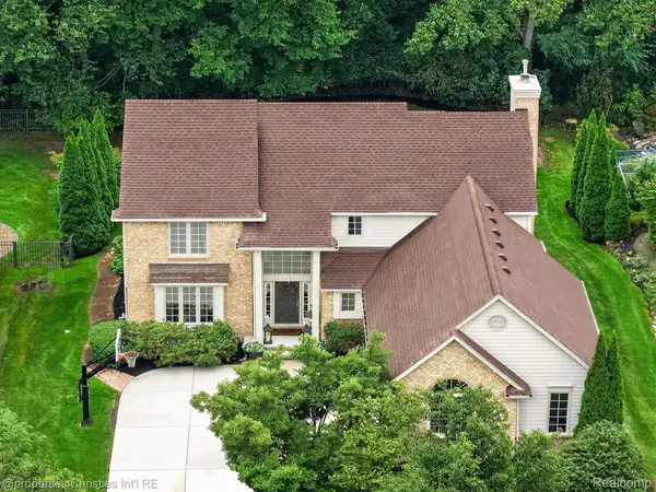 18032 Cascade Drive, Northville, MI 48168