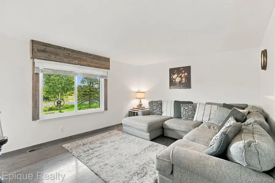811 N Ortonville Road, Ortonville, MI 48462 - #3