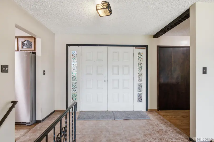 2726 Bay Drive, West Bloomfield, MI 48324 - #2