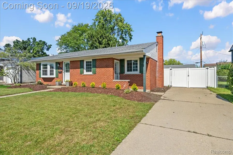 38038 Ross Street, Livonia, MI 48154 - #3