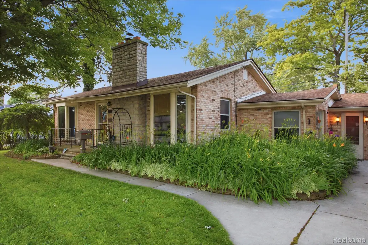 21211 Ardmore Park Drive, Saint Clair Shores, MI 48081 - #1