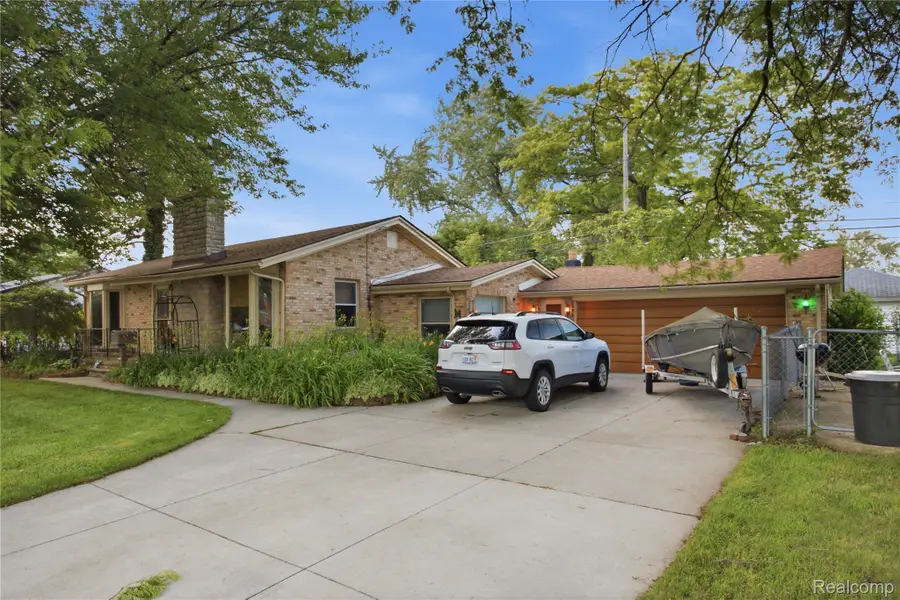 21211 Ardmore Park Drive, Saint Clair Shores, MI 48081 - #2