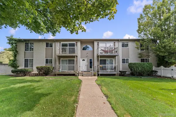 3501 W 14 Mile Road #9, RoyalOak, MI 48073